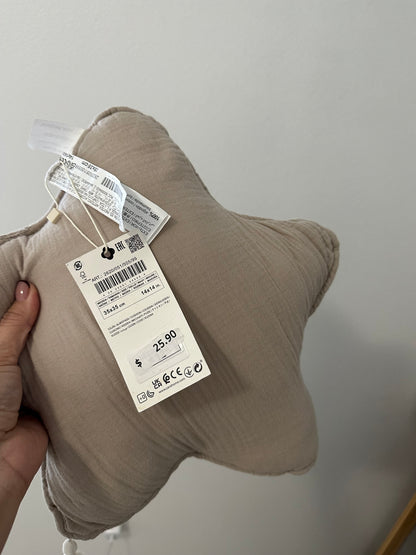 Zara chiffon star muslin pillow