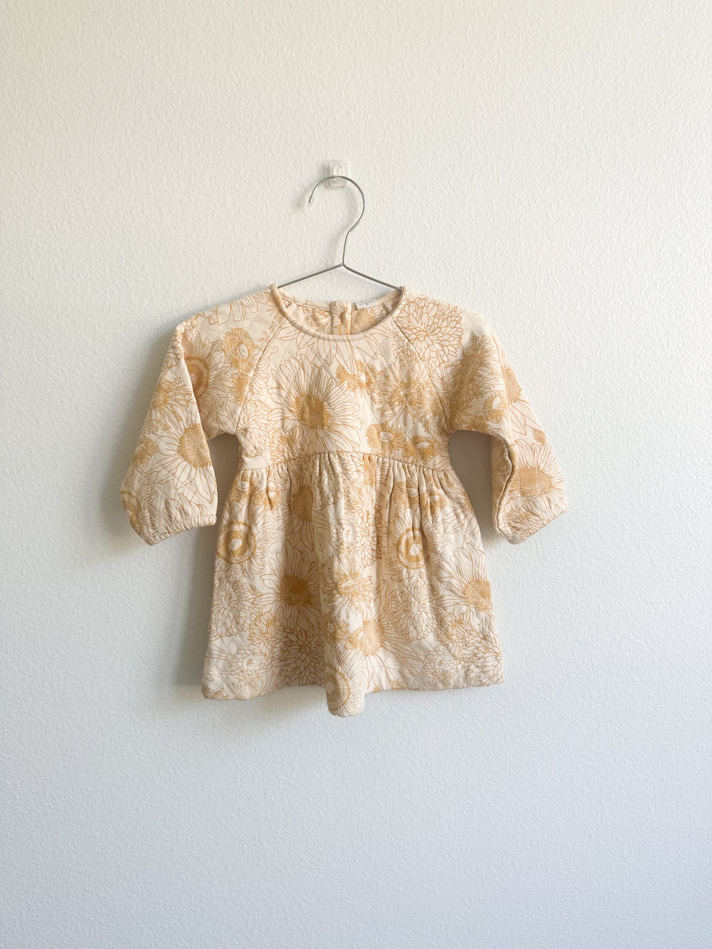 Kate Quinn sunflower quilted dress (12/18)