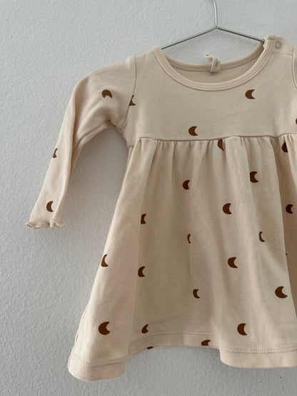 Quincy Mae moon dress (6/12)
