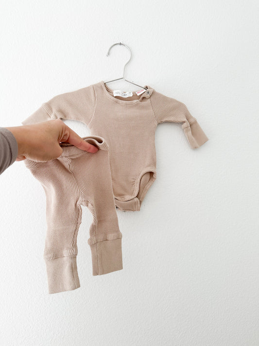 Zara waffle set || neutral (0/1)