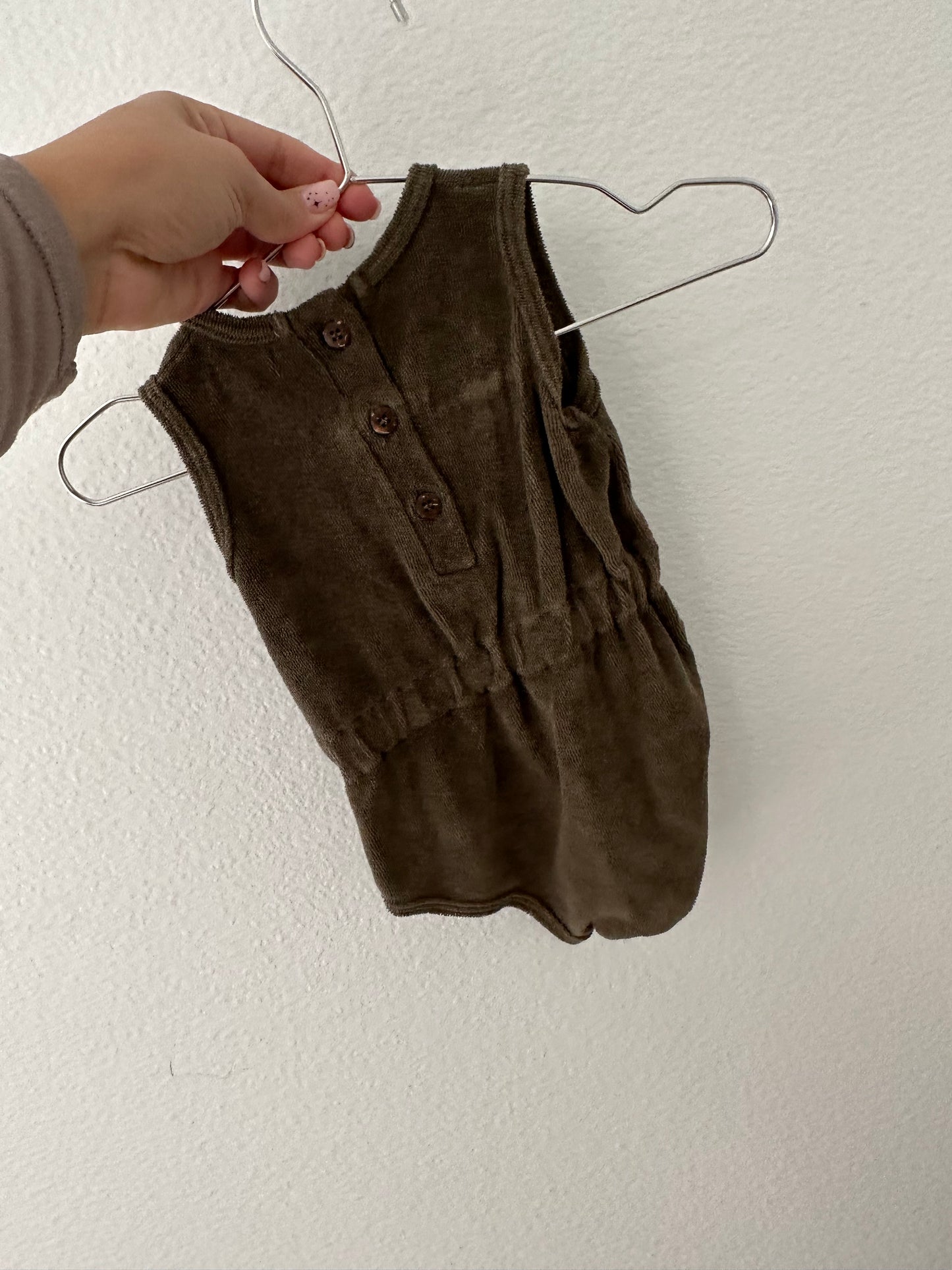 The simple folk terry romper (0/3) by