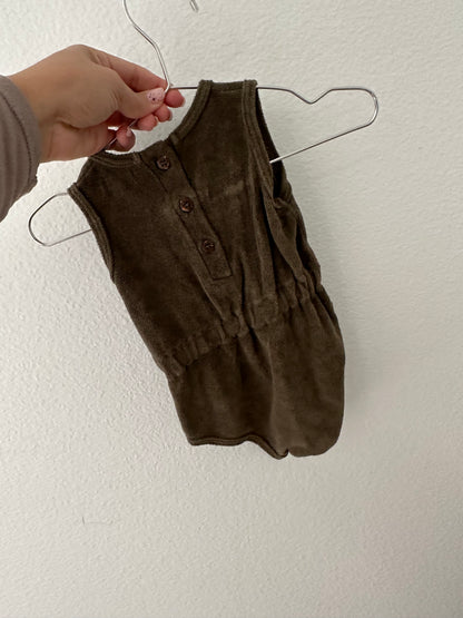 The simple folk terry romper (0/3) by