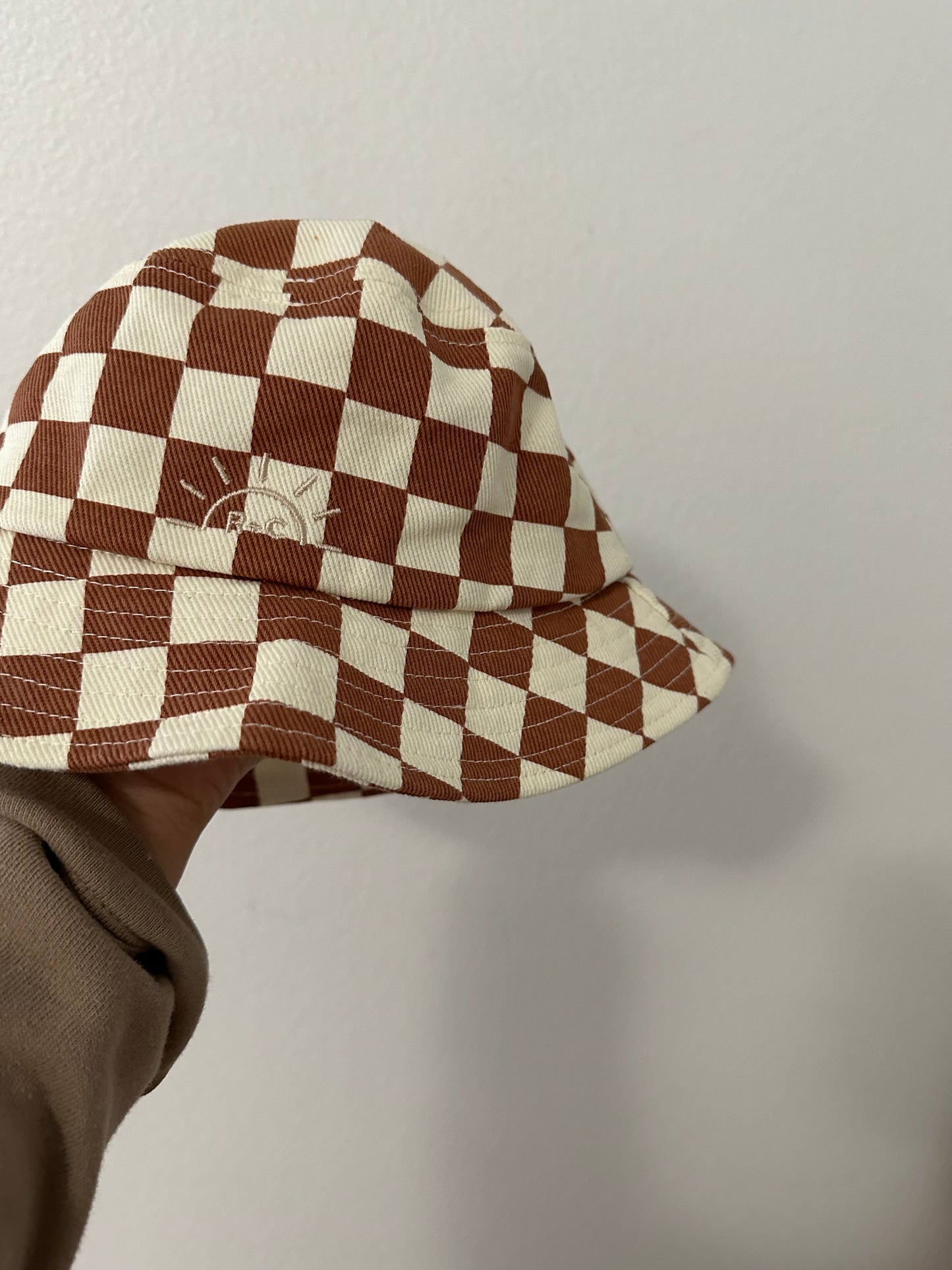 Rylee + Cru checkered bucket hat (2/3)