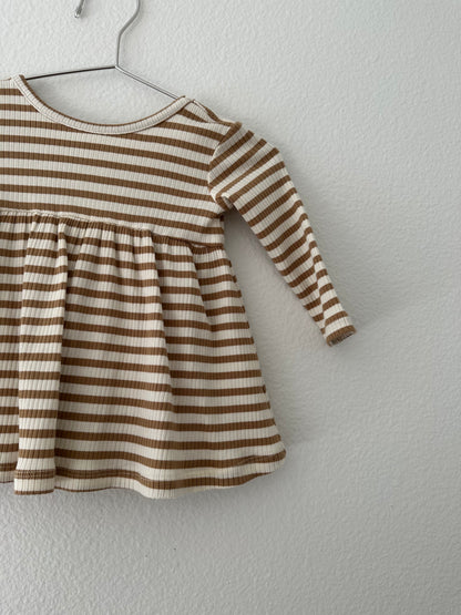 Quincy Mae striped dress (3/6)