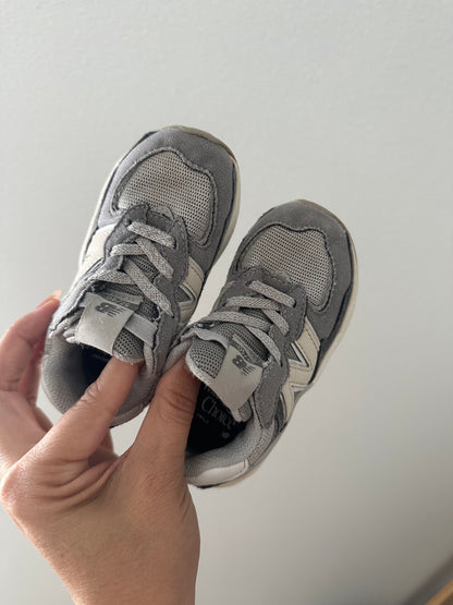 New Balance 57/40 Gs trainers (size 6)