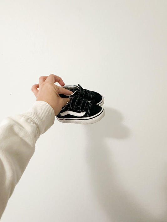 Black toddler vans || 5C