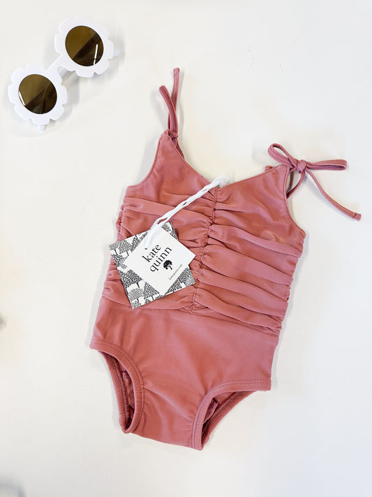 Kate Quinn swimsuit || 0/3