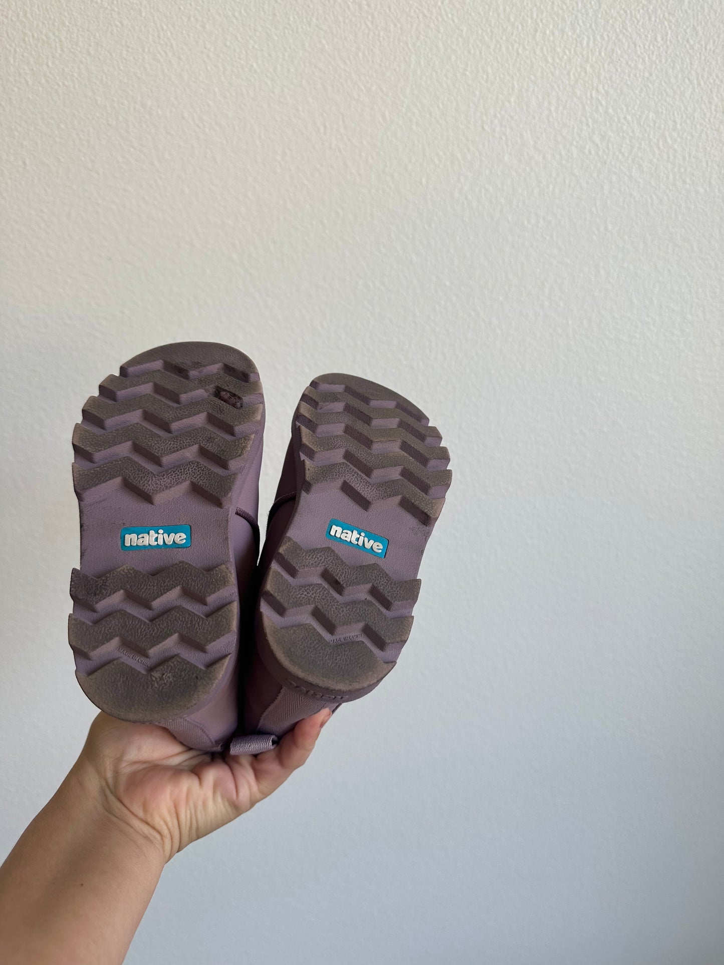 Native Kensington Treklite Bloom Boots (size 10c)