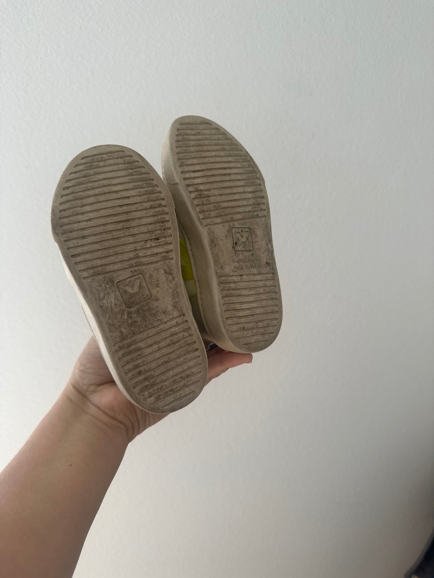 Veja sneakers (9.5)