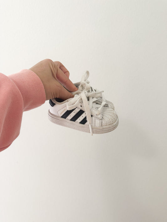 Adidas sneaker || 4C