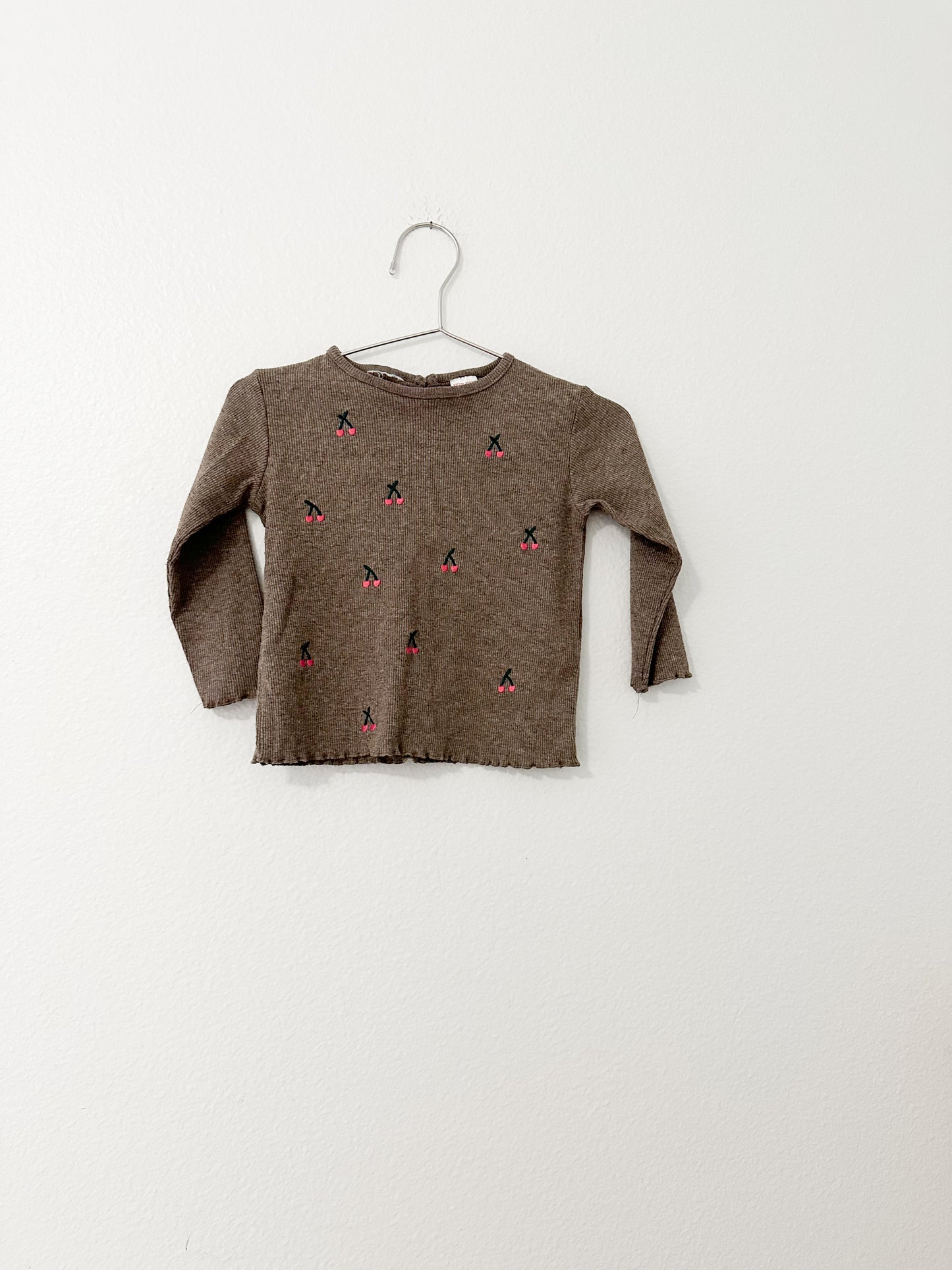 Zara cherry long sleeve (6/12)