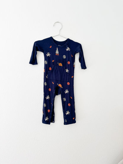 Kyte space print romper (6/12)