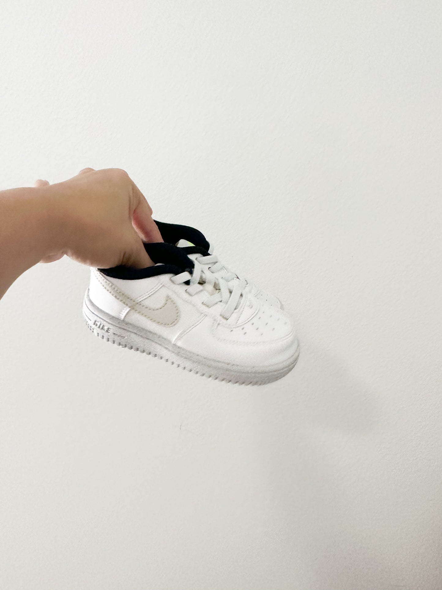 Nike Air Force 1 || 8C