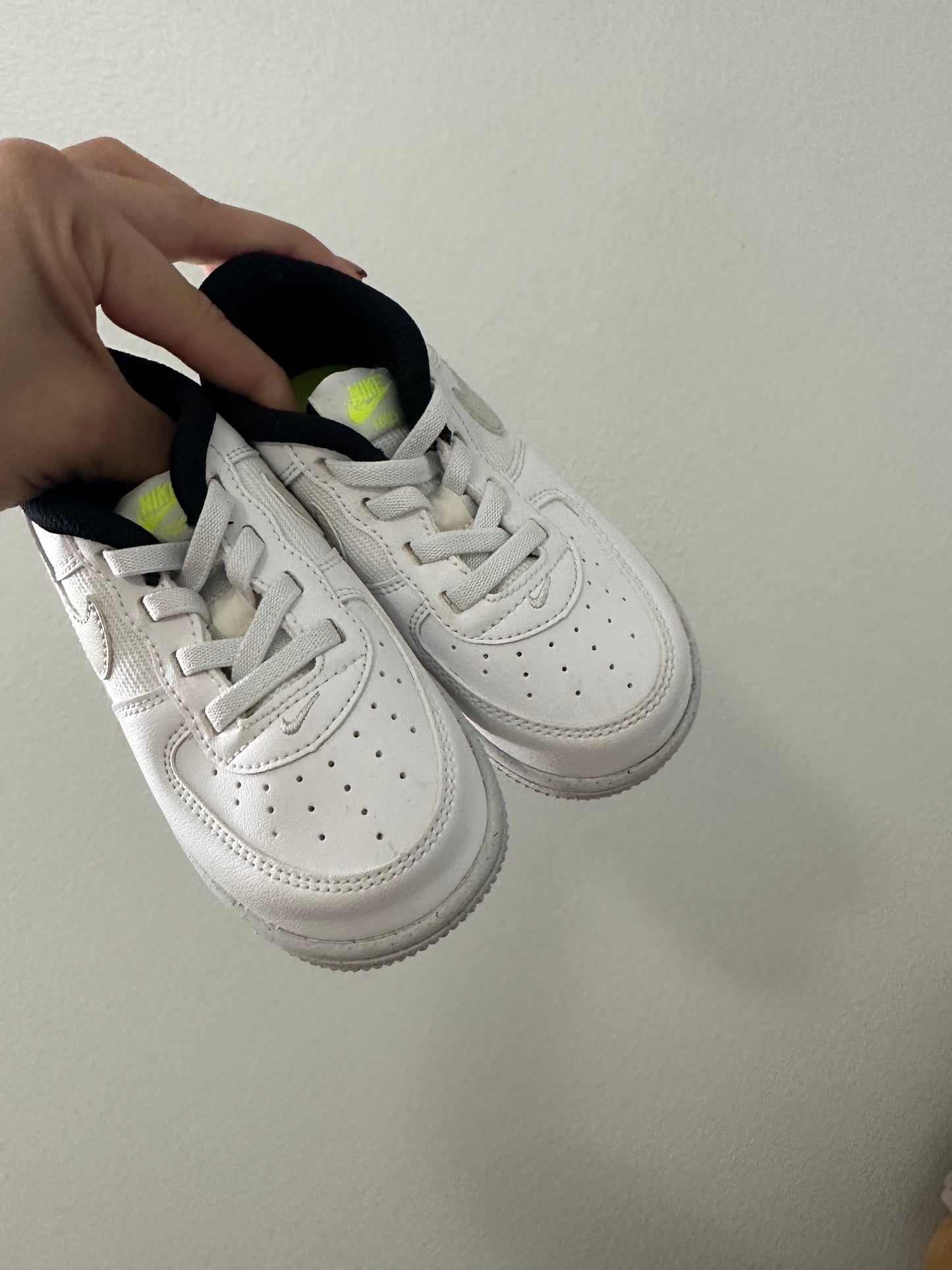 Nike Air Force 1 || 8C