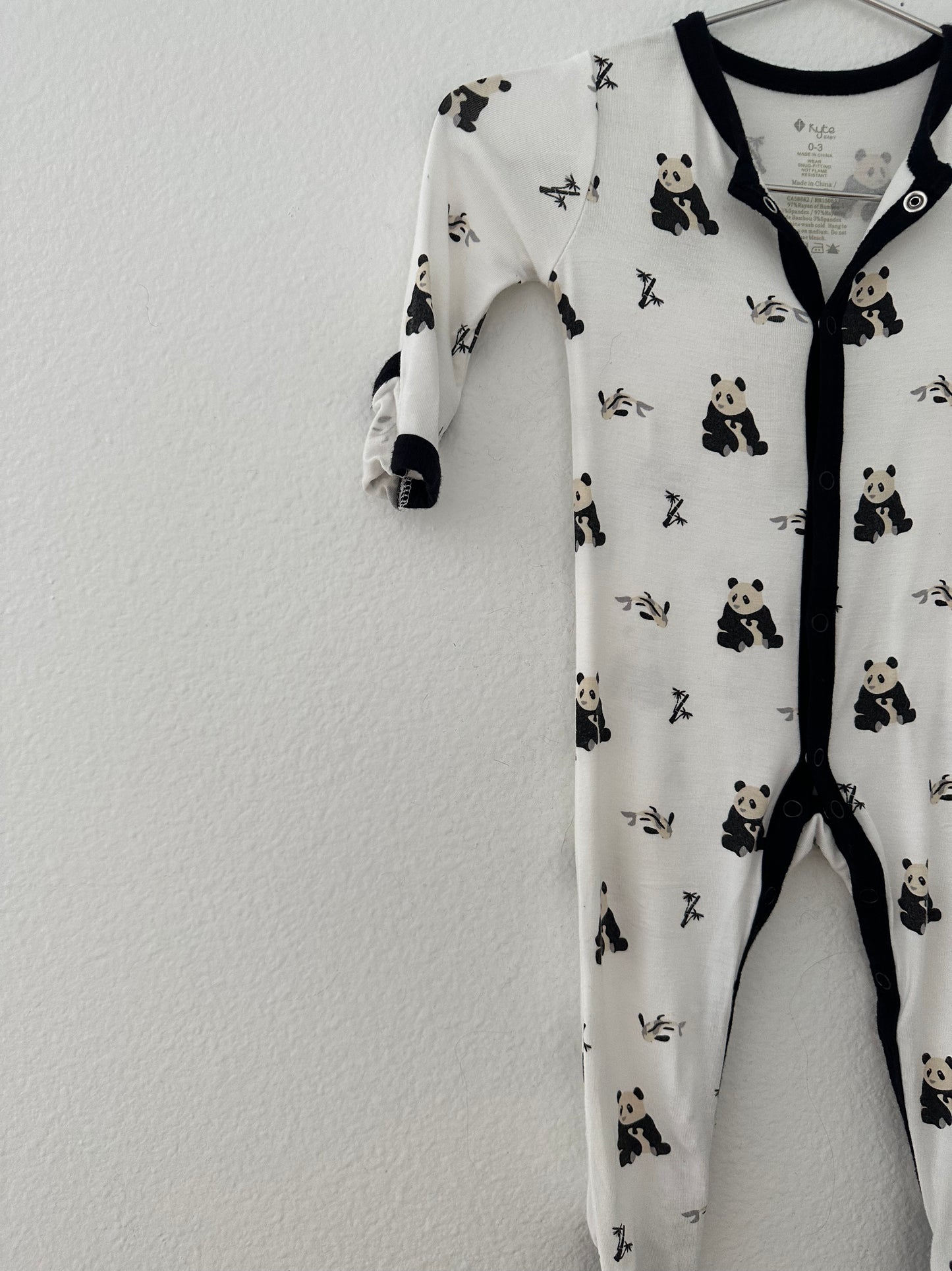 Kyte panda footie (0/3)