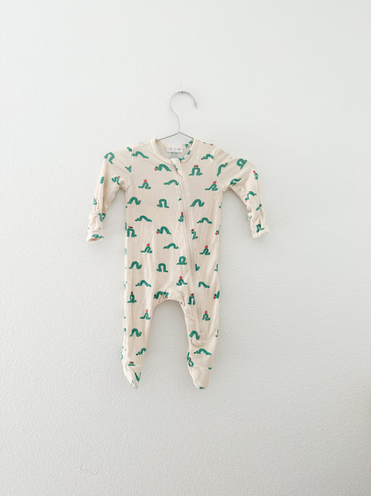 Angel dear caterpillar footie (0/3)