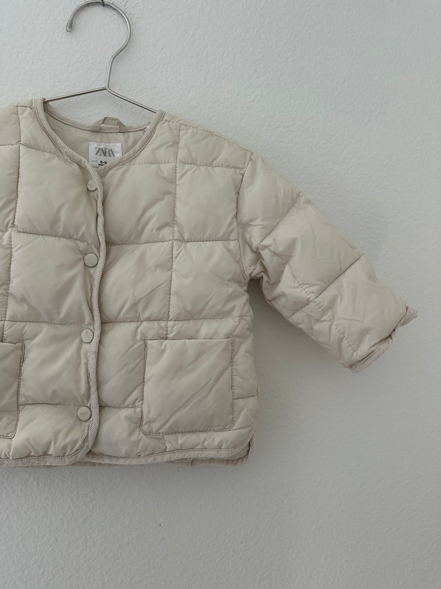 Zara cream quilted jacket || 6/9
