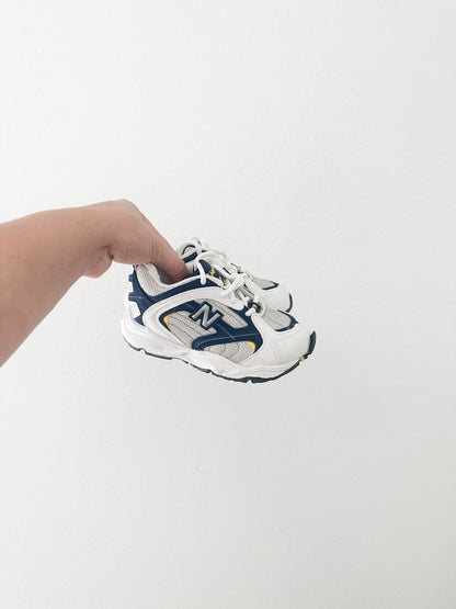 New balance chunky sneakers (size 9)