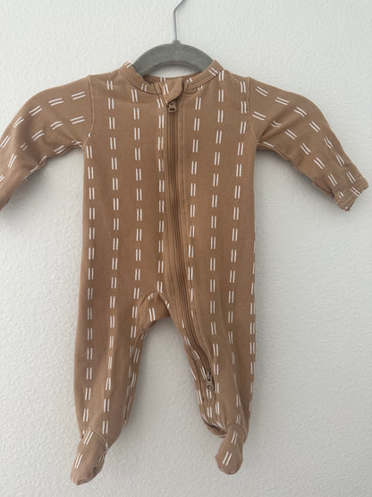 Mebie baby footie w bow (NB)
