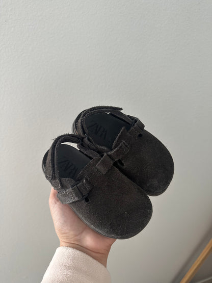 Zara black clogs (size 6)