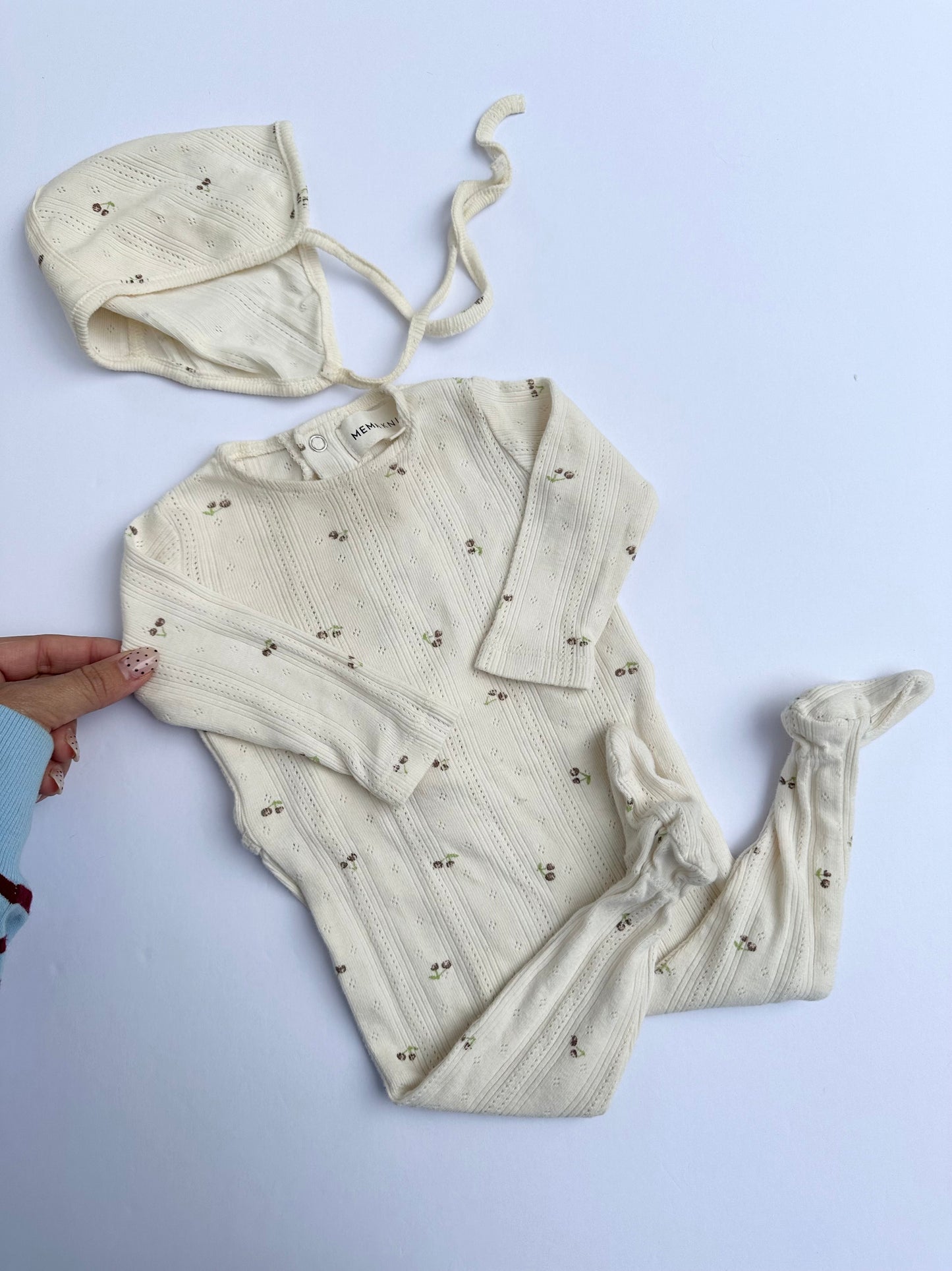 Mema Knits cream floral bud footie + bonnet || 6M