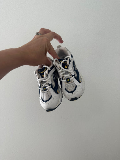 New balance chunky sneakers (size 9)