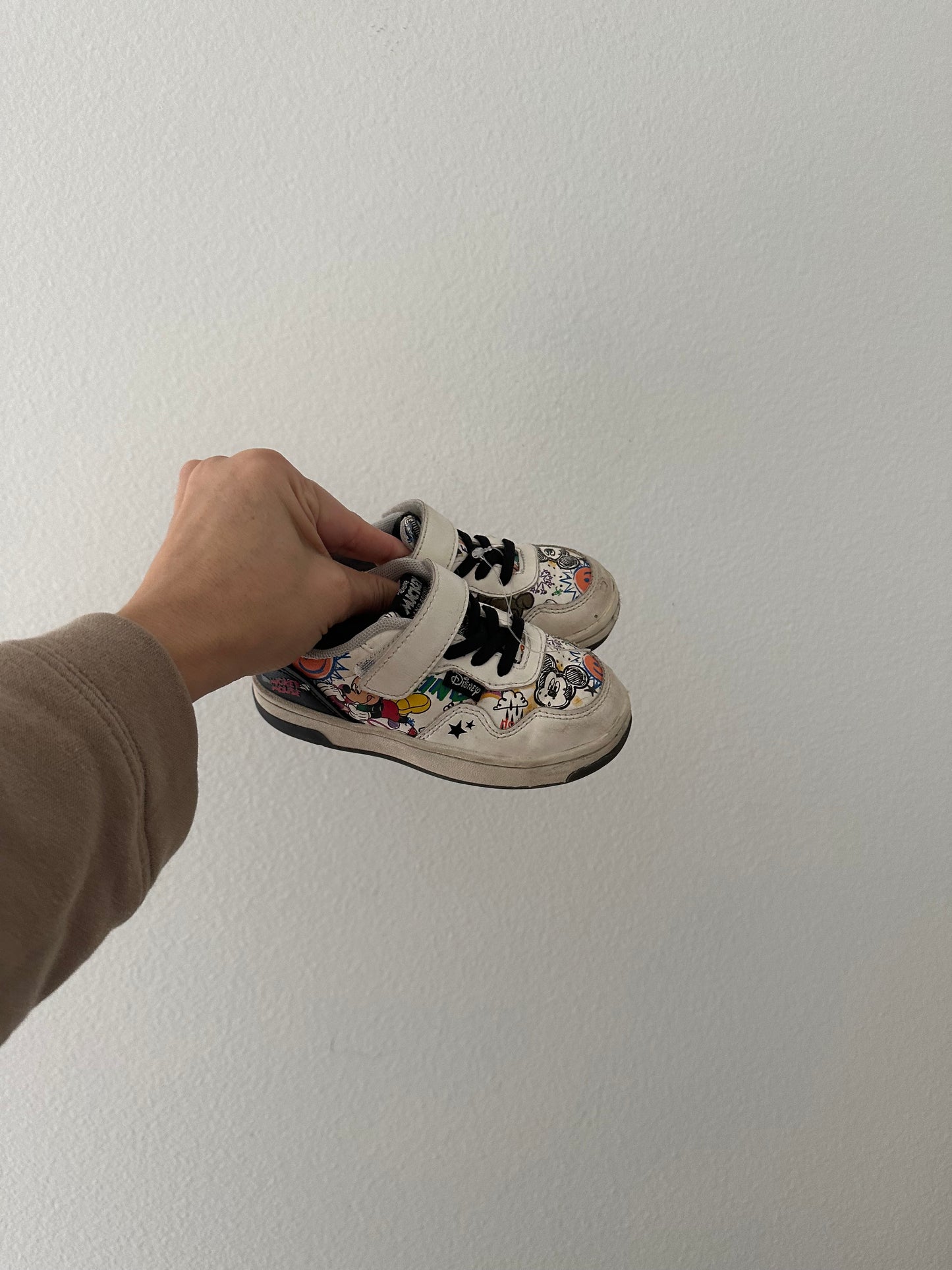 Zara Mickey sneakers || 7.5