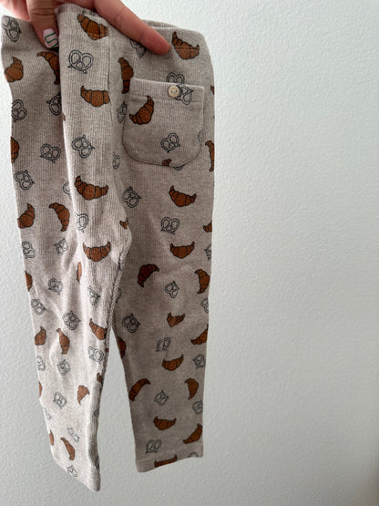Zara croissant & pretzel print ribbed leggings || 3/4