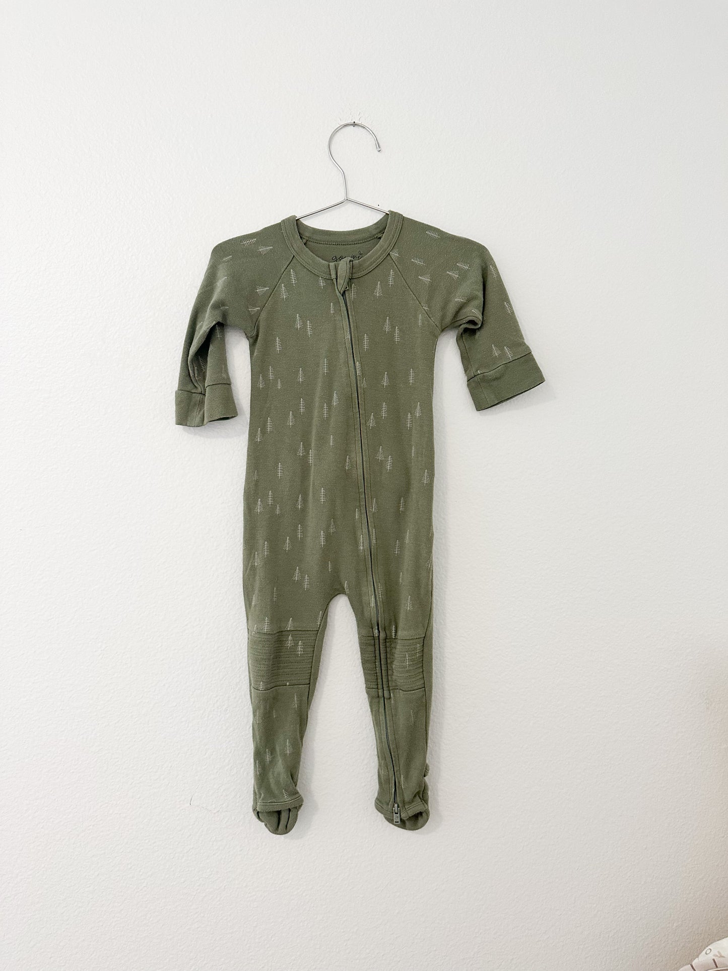 Goumi sleeper || 12/18