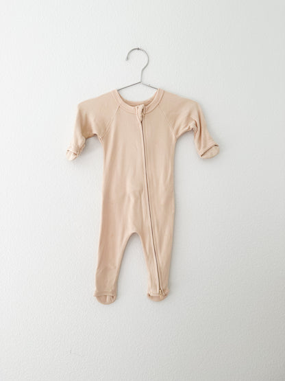 Goumi zipper one piece || chanterelle (0/3)