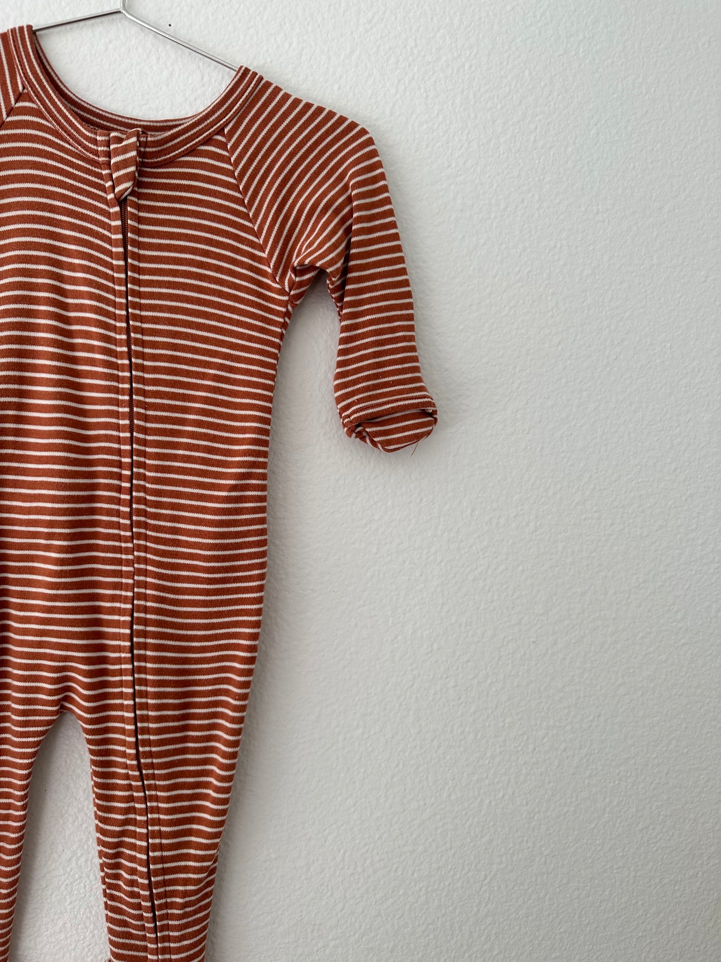 Goumi striped zipper  footie (3/6)