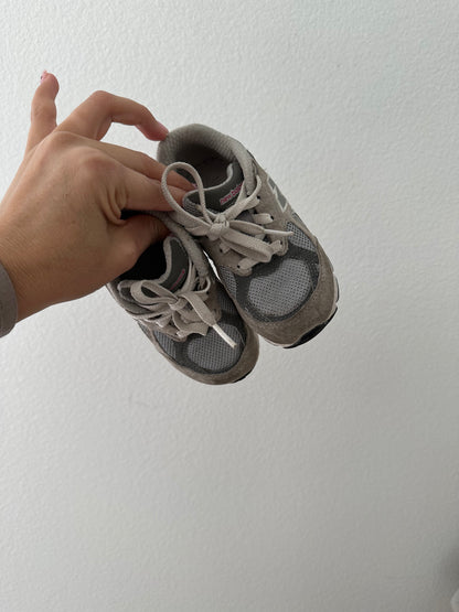 New balance shoes || 8