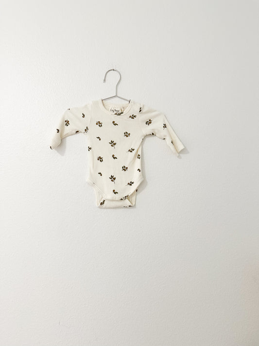 City mouse ribbed olive bodysuit (0/3)