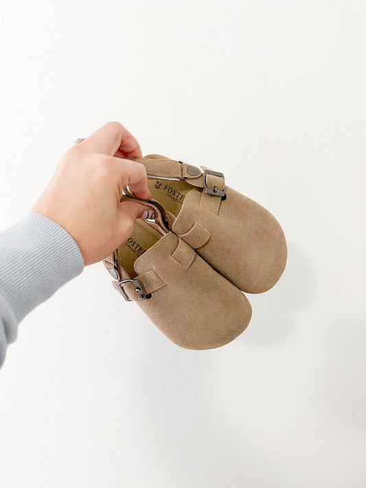 Fostered collection clogs- tan || 29 (11C)