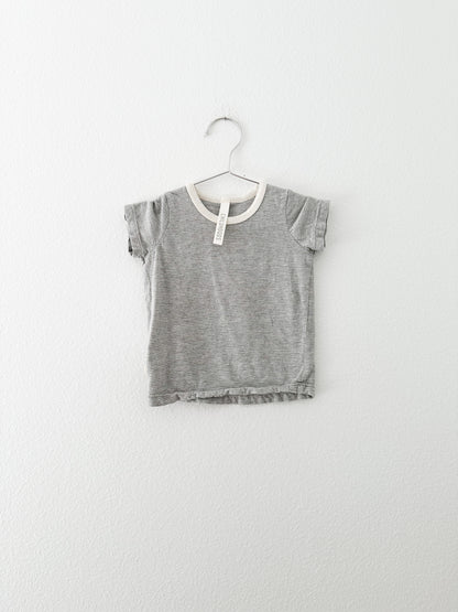 Childhoods basic tee || 12/18