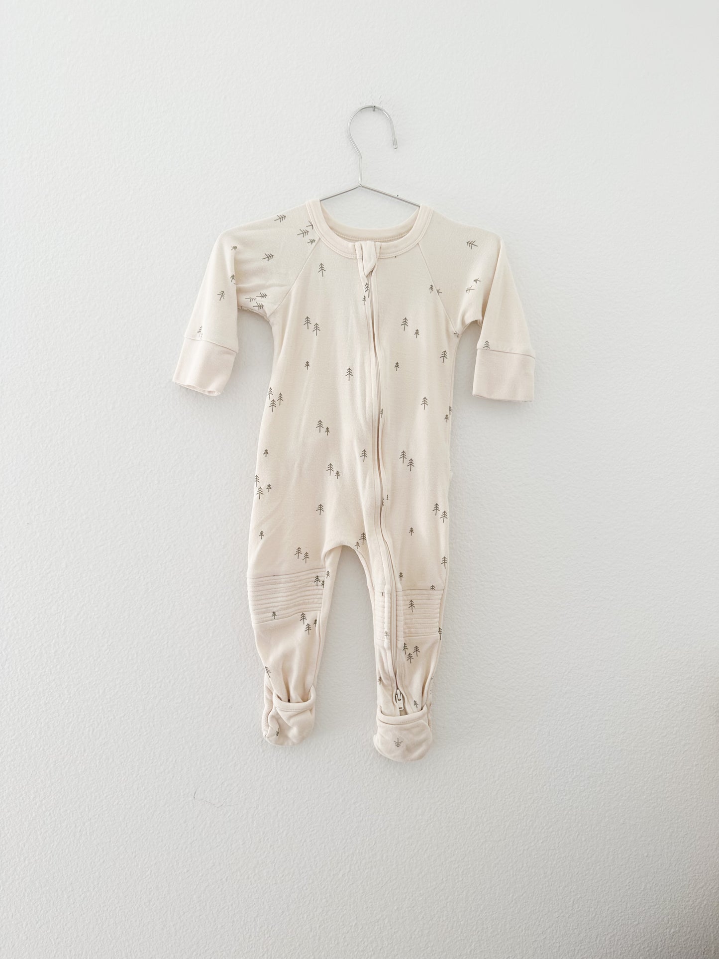 Goumi tree sleeper (6/12)