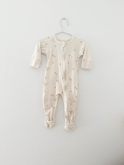 Goumi tree sleeper (6/12)