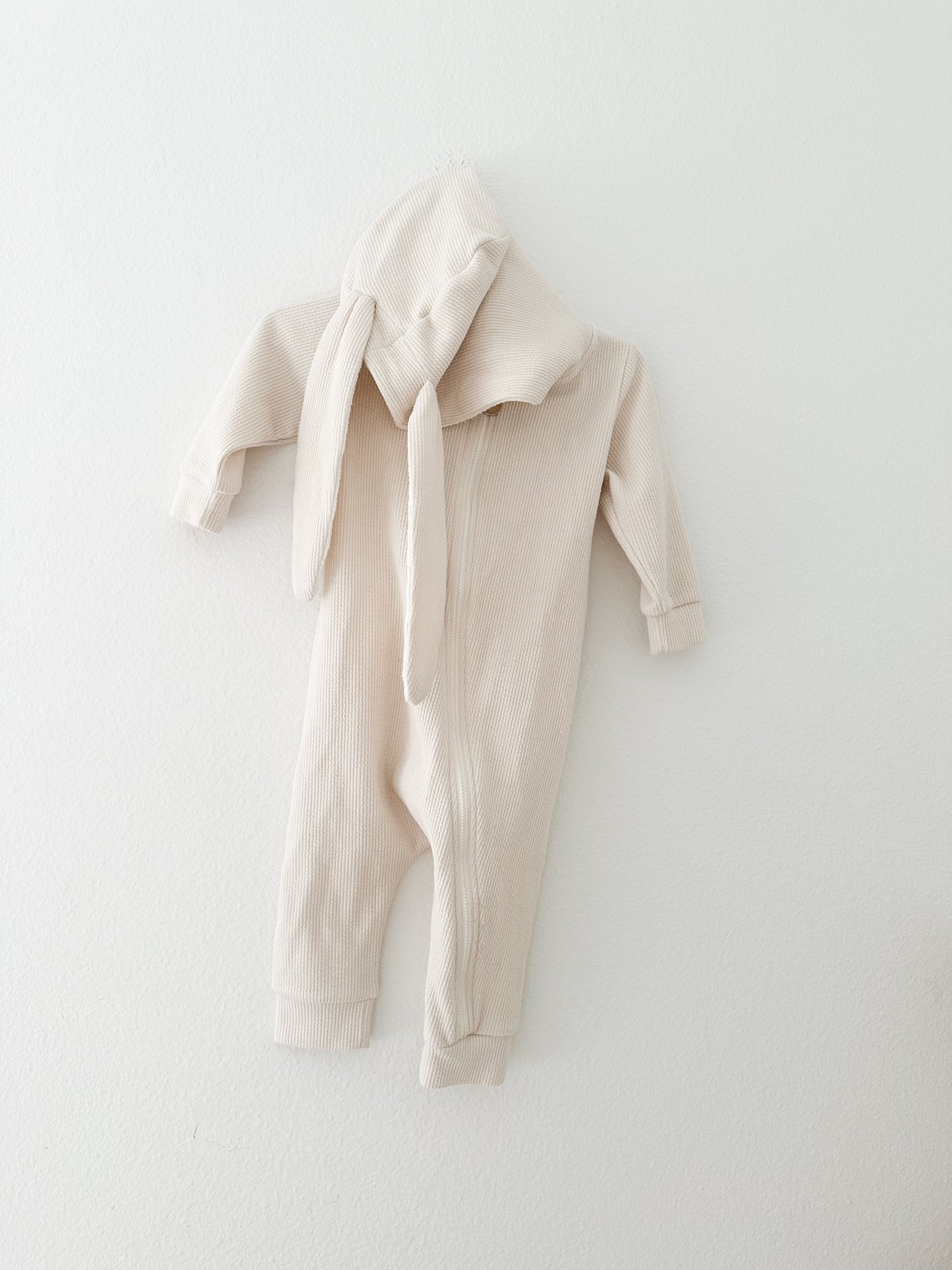 Small shop romper with bunny ears || 12/18