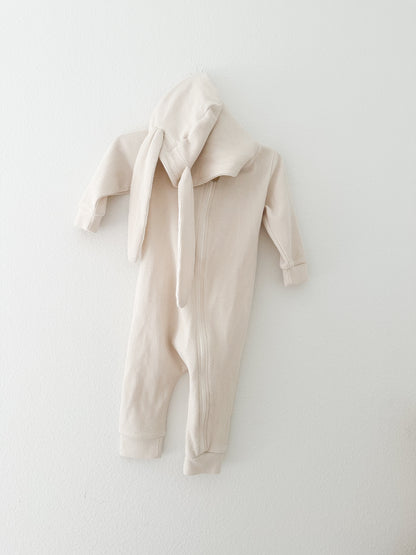 Small shop romper with bunny ears || 12/18