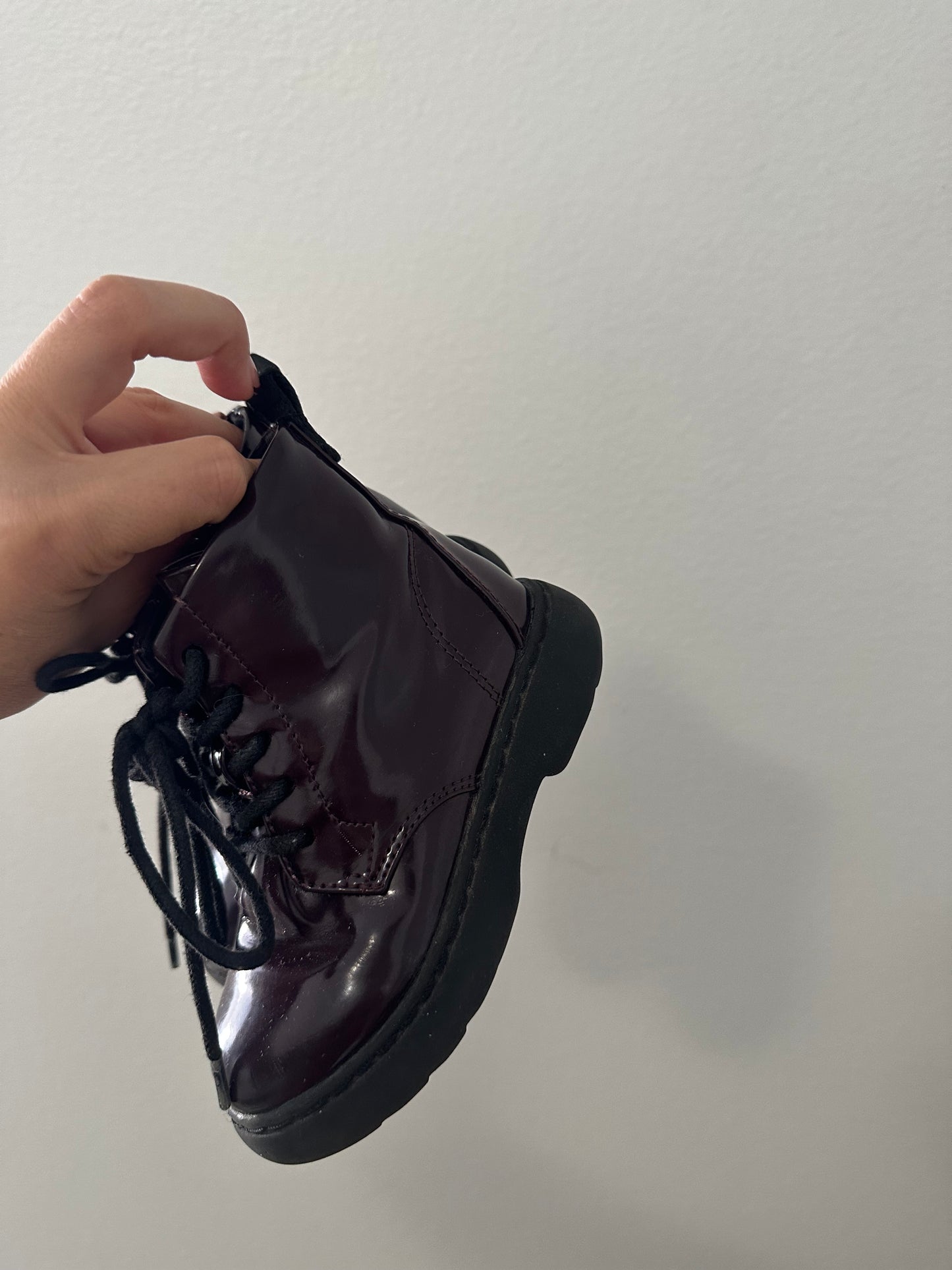 Zara patent Chelsea boots || 24 (7.5)