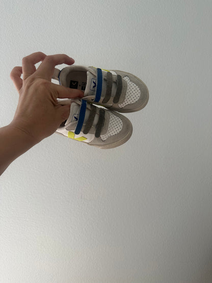 Veja sneakers (9.5)