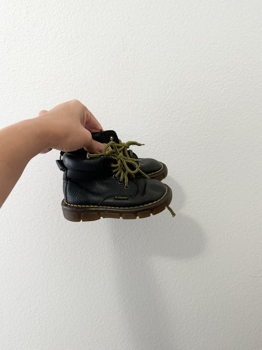 Dr martens heavy duty boots (size 8)