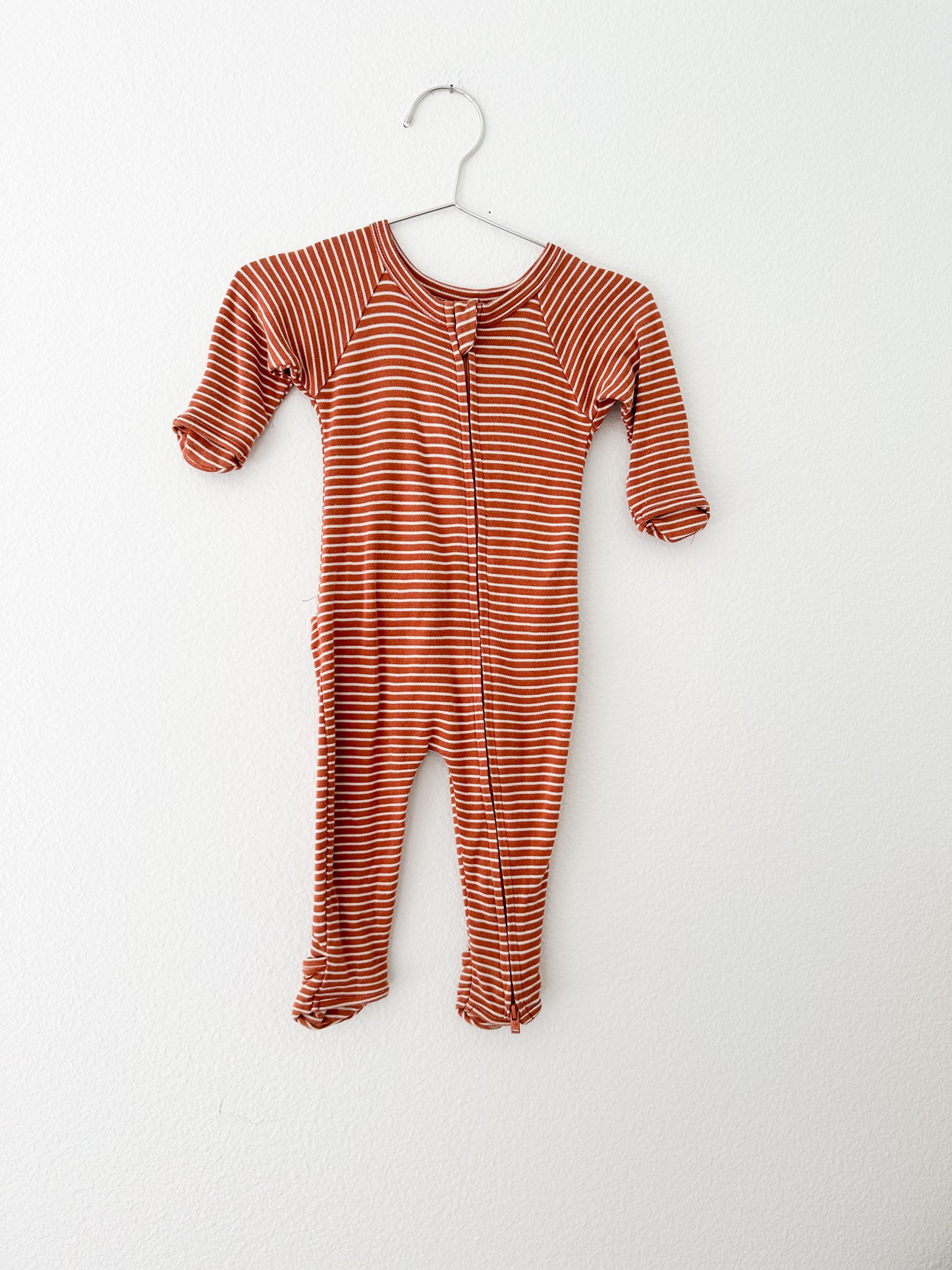 Goumi striped zipper  footie (3/6)