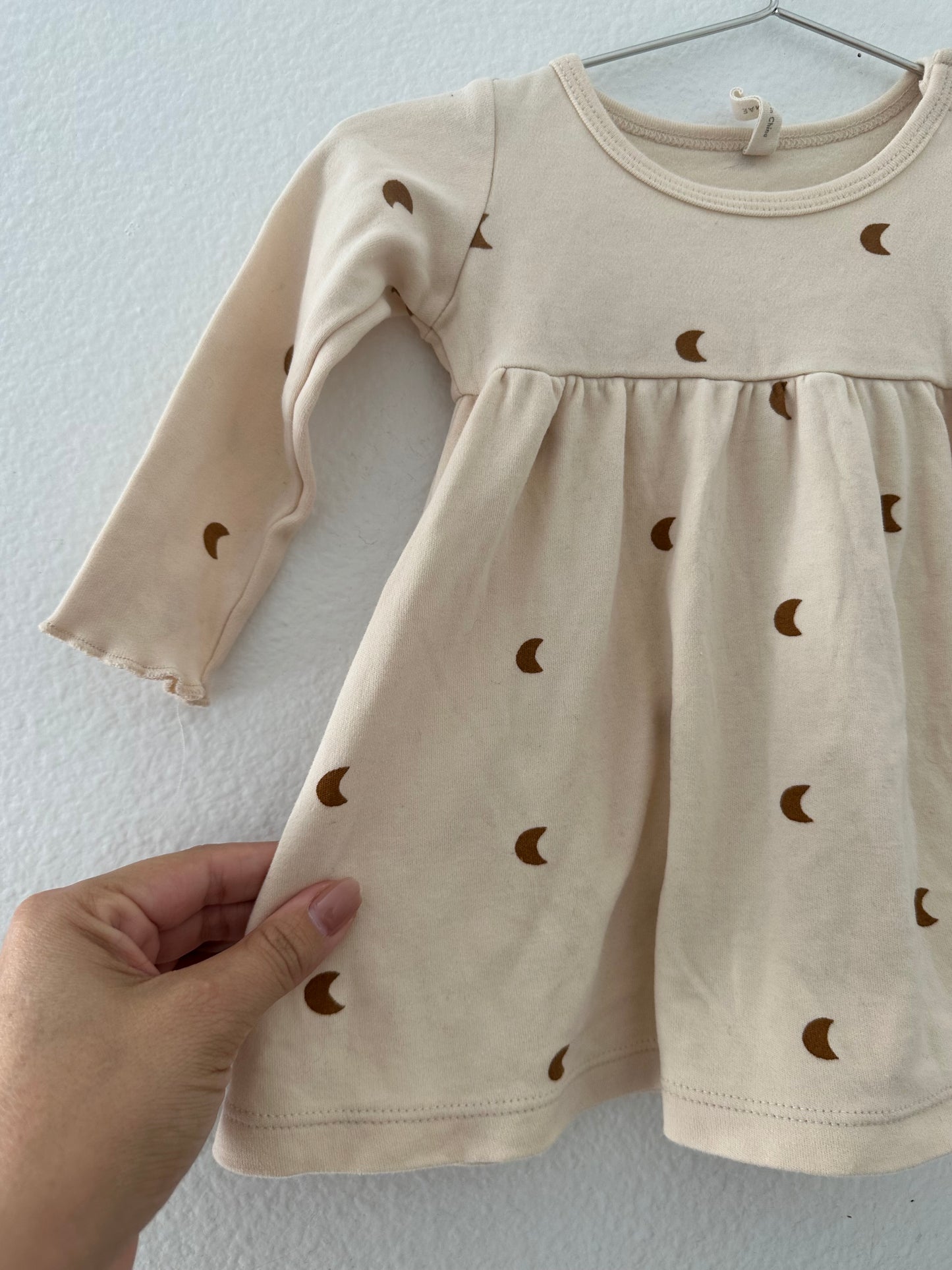 Quincy Mae moon dress (6/12)