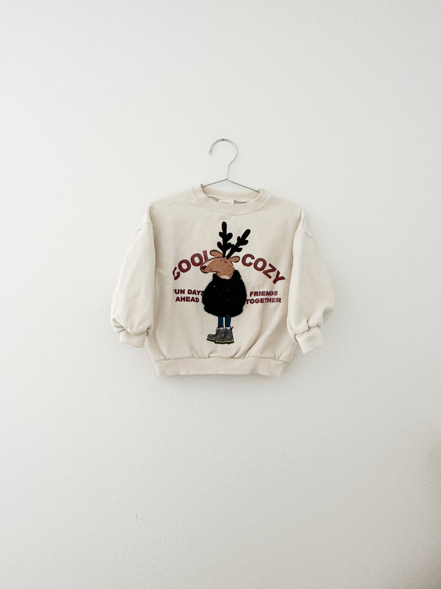 Zara reindeer sweatshirt (2/3)