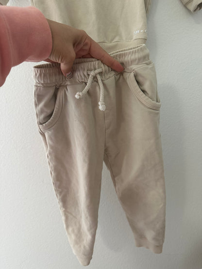 Cub + Co set beige French terry jogger set ||2T