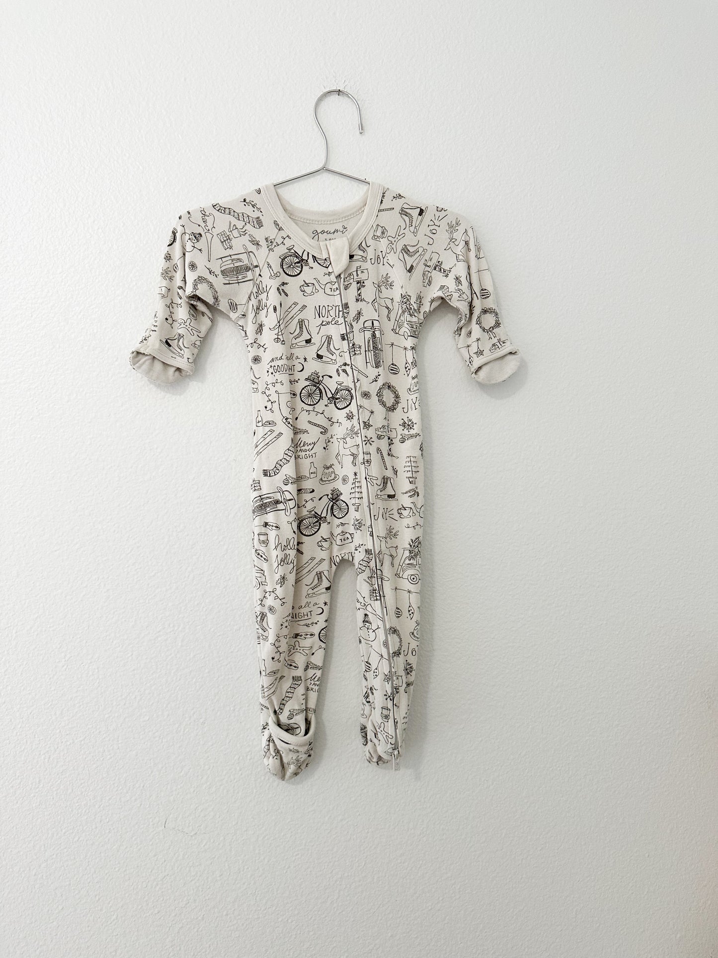 Goumi holiday pjs (3/6)