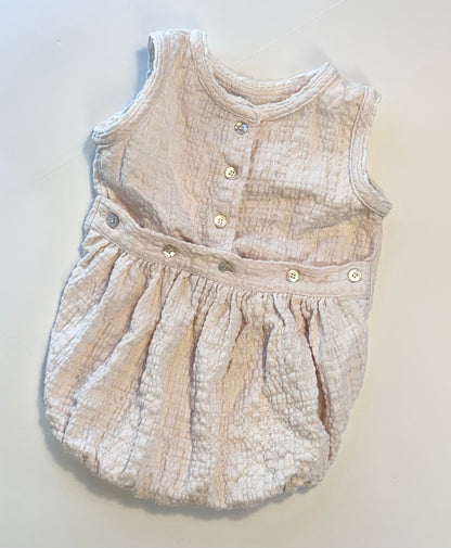 Yellow Pelota || light pink textured romper || 18m