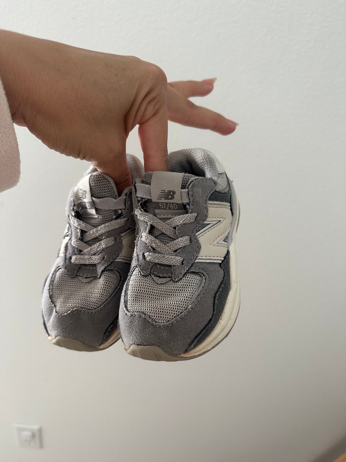 New Balance 57/40 Gs trainers (size 6)