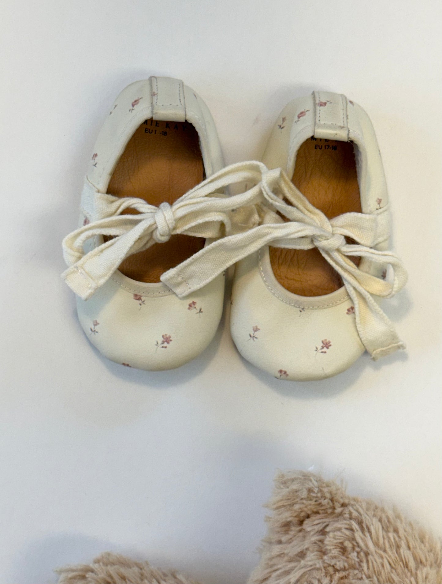 Jamie Kay || floral crib shoe || EU 17-18